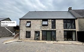 1 Cruck Cottage